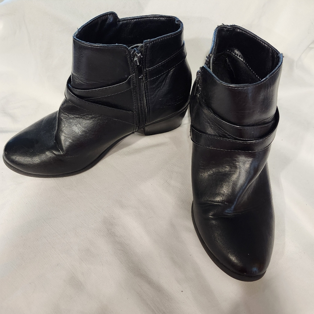 Black Ankle Boots with Buckle Detail and Zipper Closure 6M
